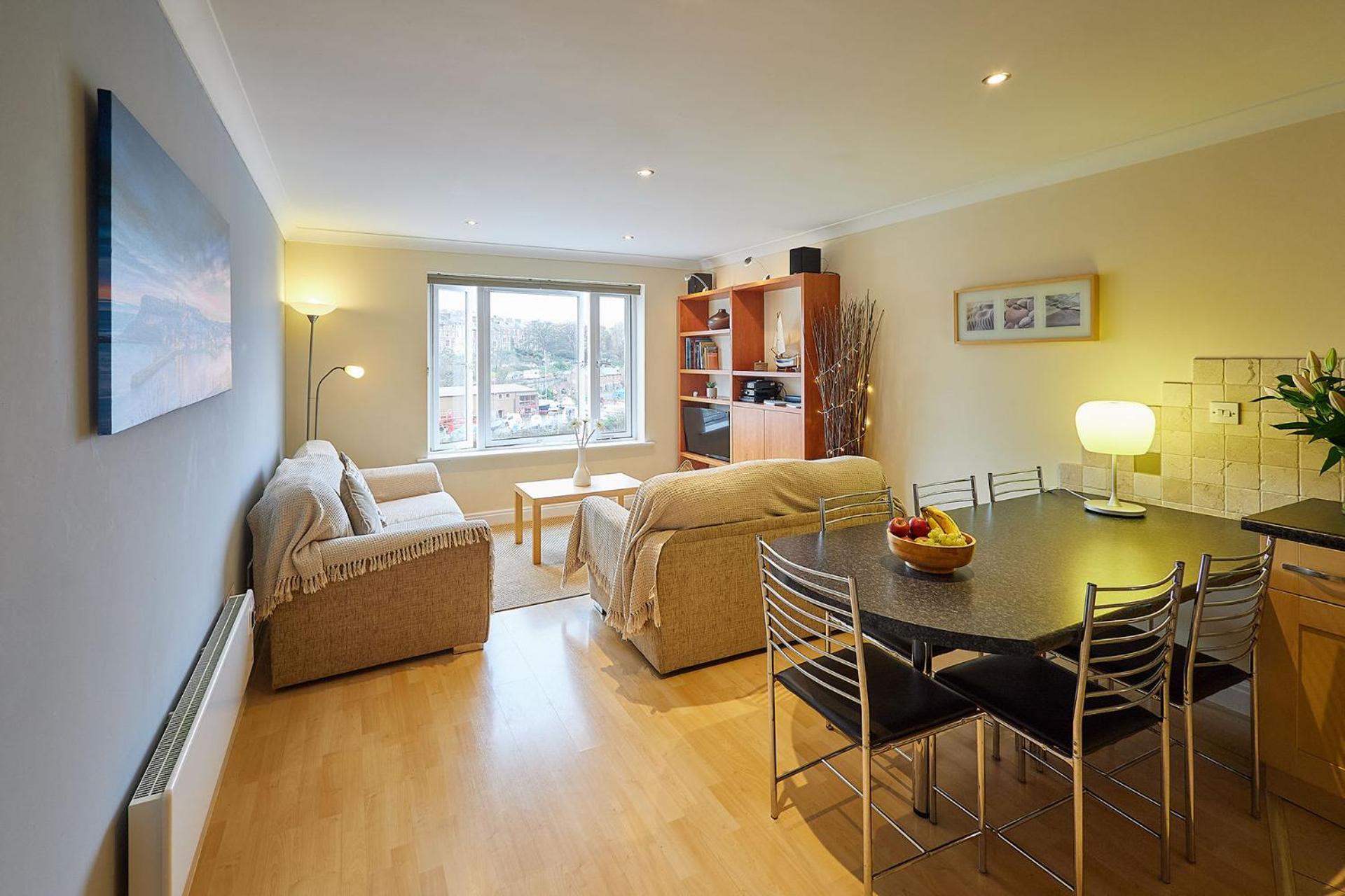 Apartment Host & - Seal View